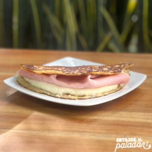 Cachapa Con Jamon Y Queso